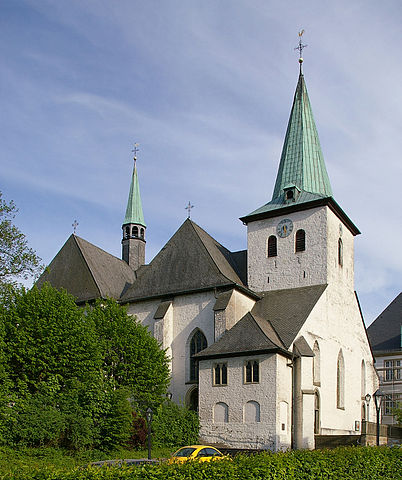 „Arnsberg Propsteikirche IMGP6957“ von Smial Original uploader was Smial at de.wikipedia - Transferred from de.wikipedia(Original text : eigenes Foto). Lizenziert unter Creative Commons Attribution-Share Alike 2.0-de über Wikimedia Commons - 